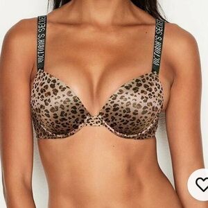 Victoria’s Secret  Very Sexy push-up bra, size 32D